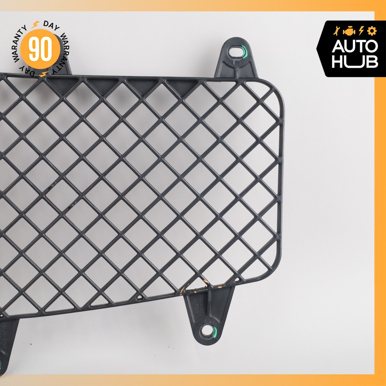 14-20 Maserati Ghibli M157 Front Bumper Air Duct Grille 670006937 OEM 82k