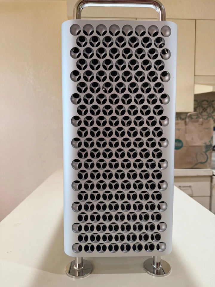 2023 APPLE MAC PRO M2 ULTRA 1TB SSD 64GB RAM 24-CORE CPU 60-CORE GPU + APPLECARE - Image 2 of 4