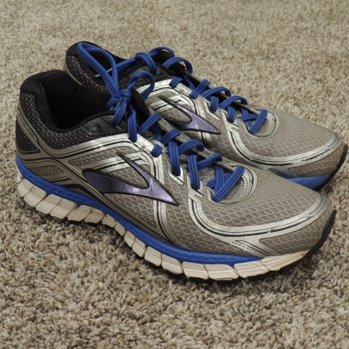 Brooks sneakers best sale mens silver