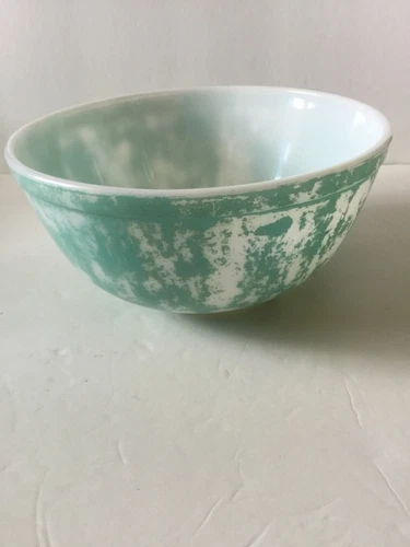 Vintage Pyrex Primary Color Distressed GREEN 2.5 Quart Nesting Mixing Bowl 403