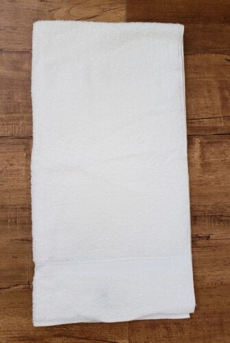 VINTAGE STEVENS Family Collection White Bath Towel NEW Made in the USA - Picture 1 of 9