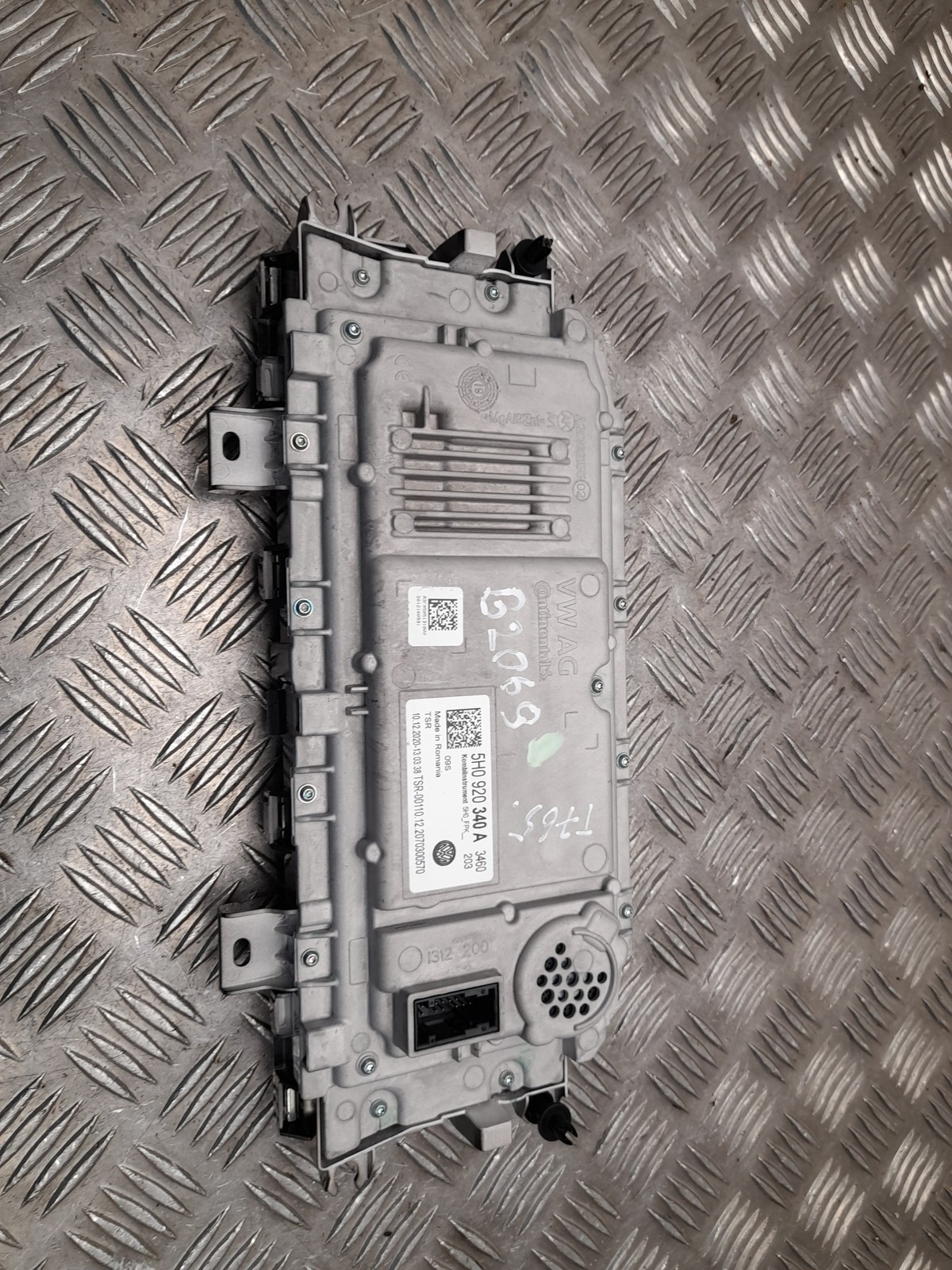 Picture 4 of 5