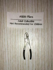 MINIATURE DOLLHOUSE 1:12 SCALE PLIERS W/BLACK TIP HANDLES-SIR THOMAS THUMB - 809