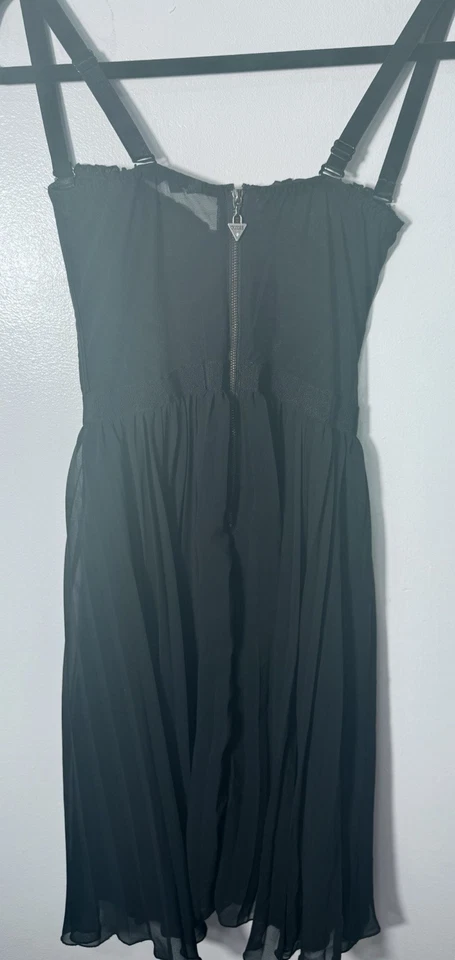 GUESS para mujer Foto 3 de 4