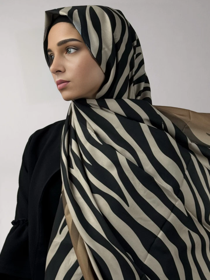 Safari Chic Hijab/Chal Rectangular Foto 2 de 3