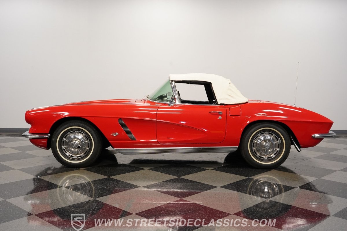 1962 Red Chevrolet Corvette   | C1 Corvette Photo 3