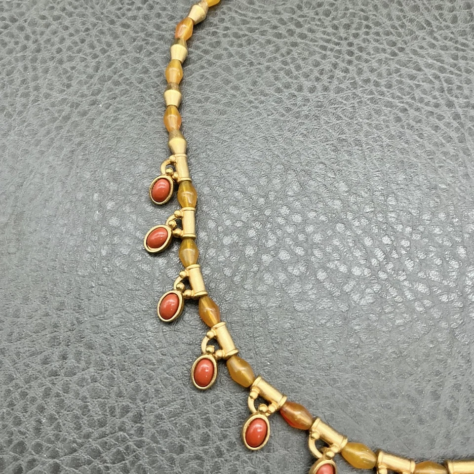 Collar Monet Tono Oro Cuentas Cabujón Rojo Colgante Flecos Joyería Ajustable Foto 3 de 4