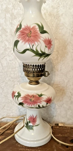 VINTAGE, Floral Milk glass Electric Gone With The Wind Lamp 2 lb. 12 oz.  19"