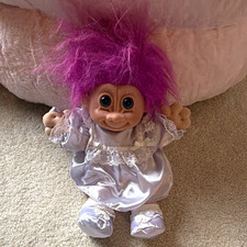Russ Troll Doll 12 in Purple Hair Blue Eyes Removable Outfit Purse MPN 2325