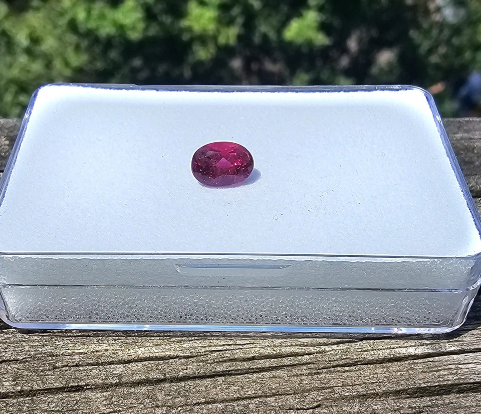 Rubelite Tourmaline 7.3mm x5.2mm Oval Loose Gemstone! - Image 2 of 4