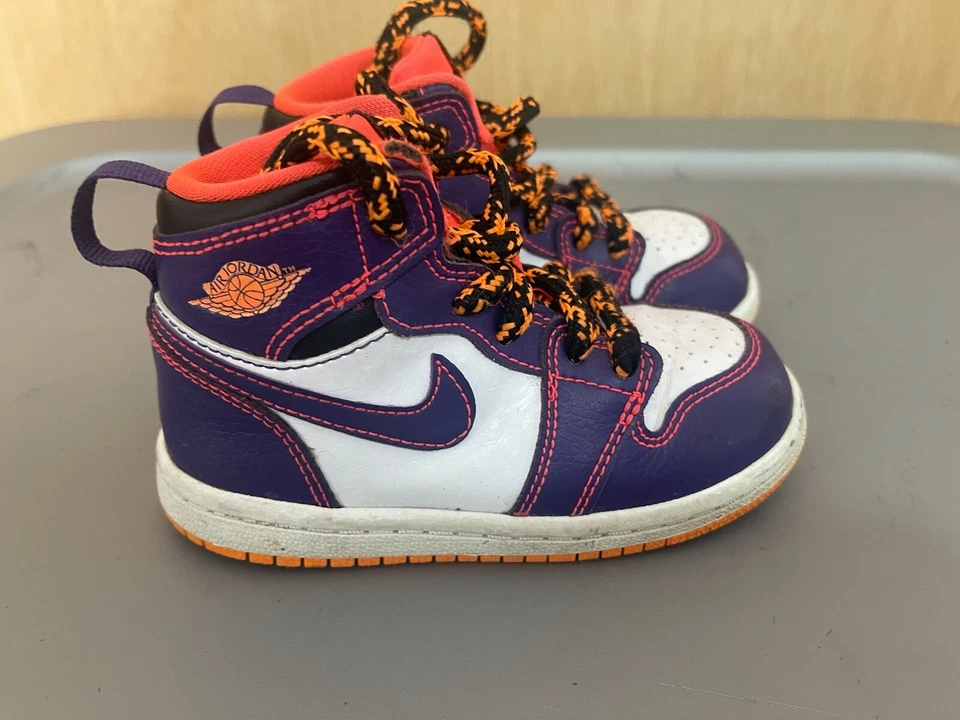 Nike Air Jordan 1 Retro High Little Kids 705303-507 Violet/White Sneakers Sz 7C - Image 3 of 4