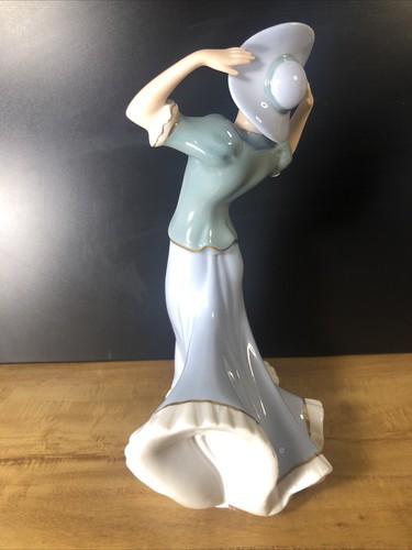 Royal Dux Bohemian Noyveau Lady Dancing Figure Teal Blue Glazed Hat CZECHIA ๐ฆ - Picture 5 of 9