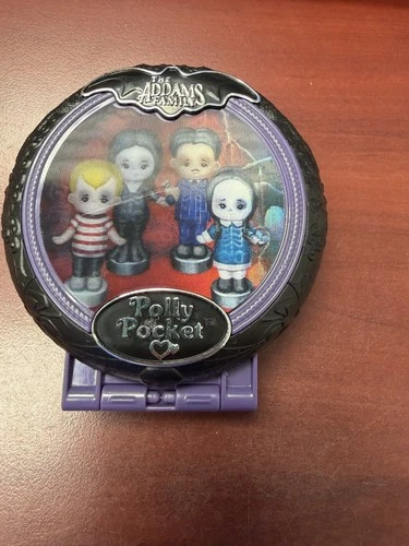 Mattel The Addams Family Edition Polly Pocket With all 4  Figures
