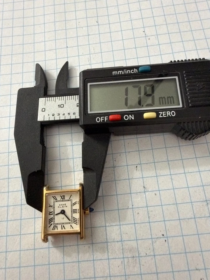 Reloj estilo tanque vintage Anne Klein para mujer - tono dorado, números romanos, azul ca Foto 4 de 4