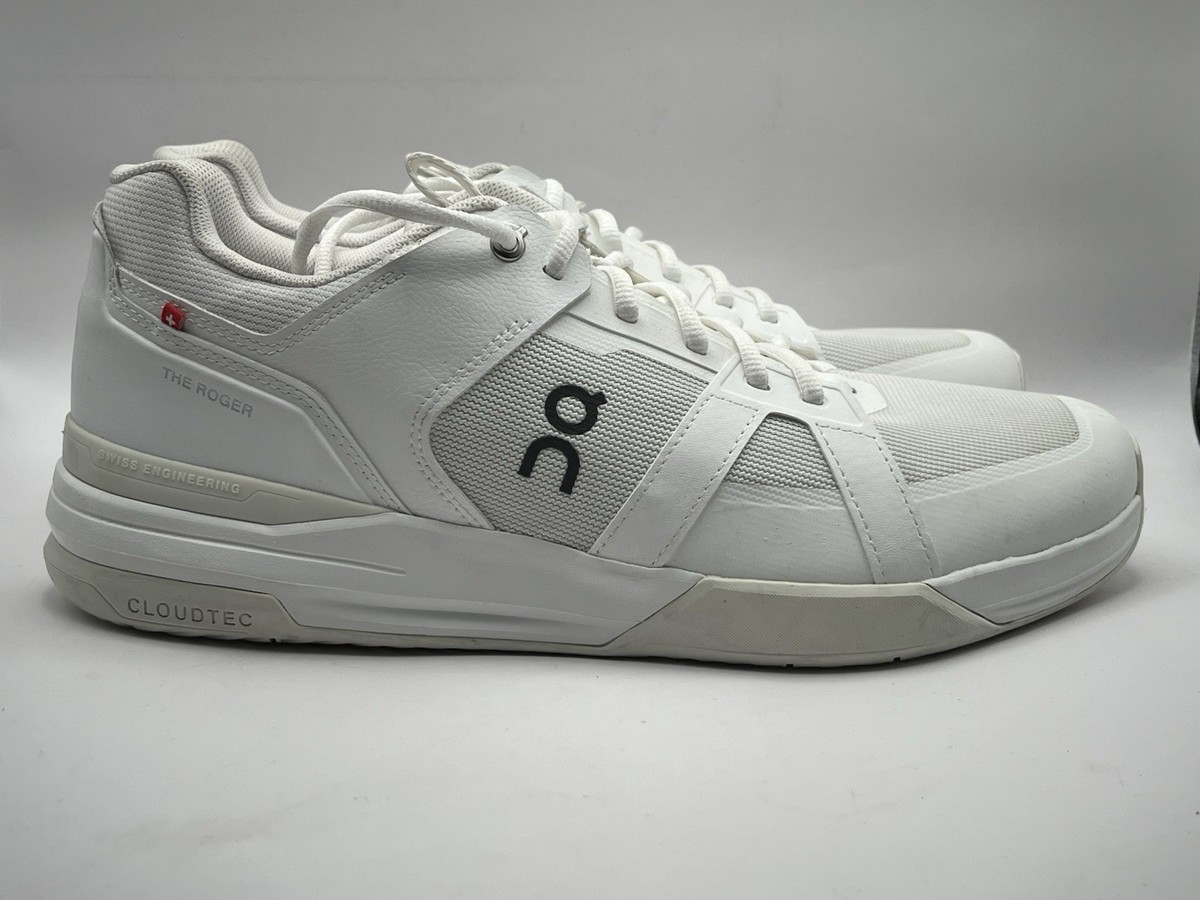 Men\'s The Roger Clubhouse Pro tennis shoes in a light grey and white colorway On The Roger Clubhouse Pro 1 in Light Gray | SVD main image 2