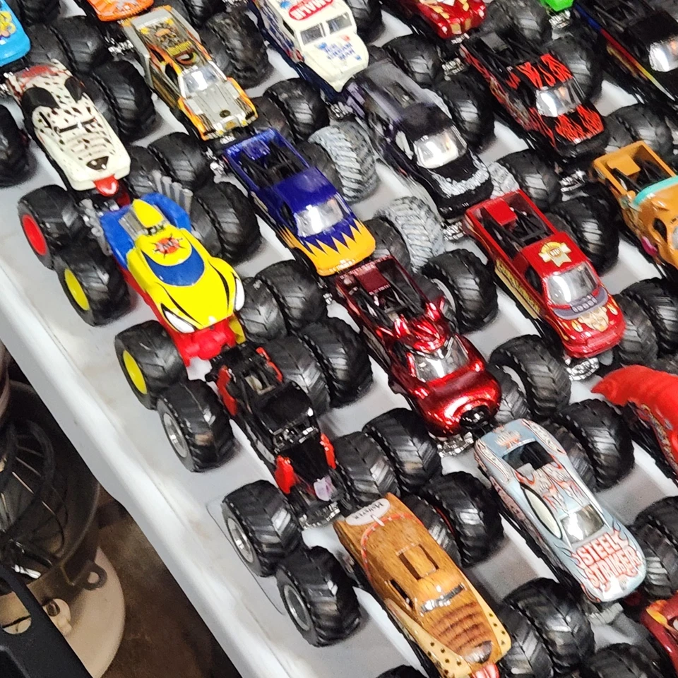 Hotwheels Monster Jam Diecast. Suelto. 1:64. Lote de 123. Leer descripción. Foto 3 de 4