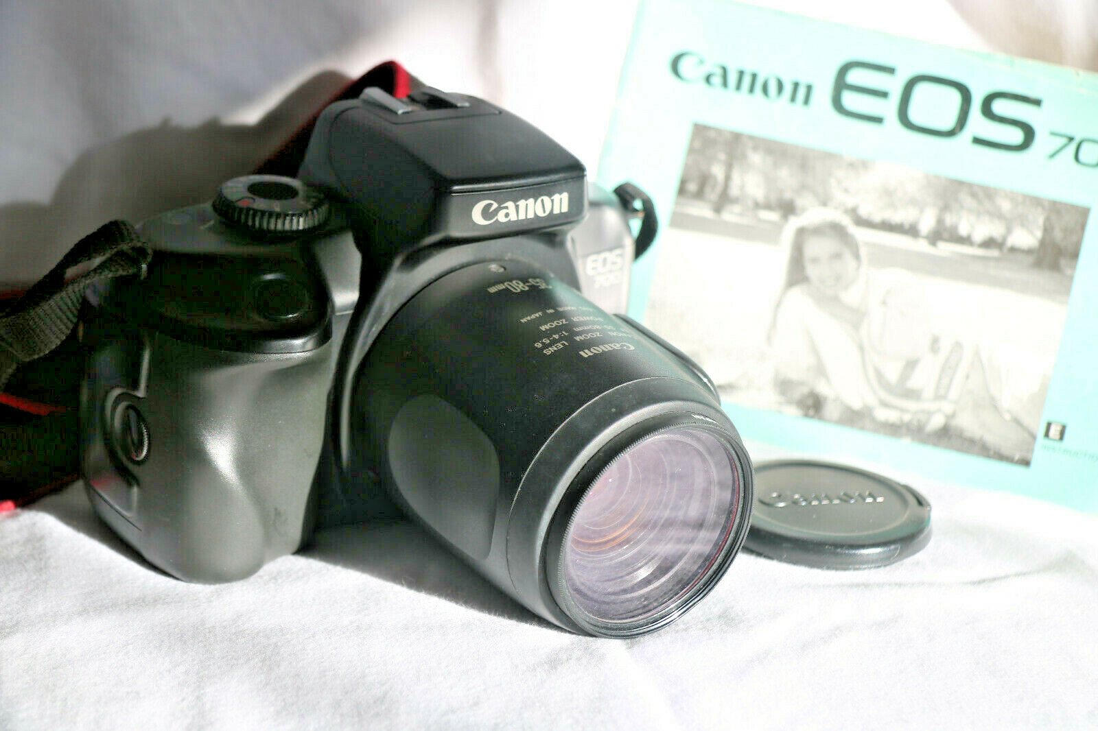 CANON EOS 700 FILM CAMERA w original 3580MM POWER ZOOM LENS Manual