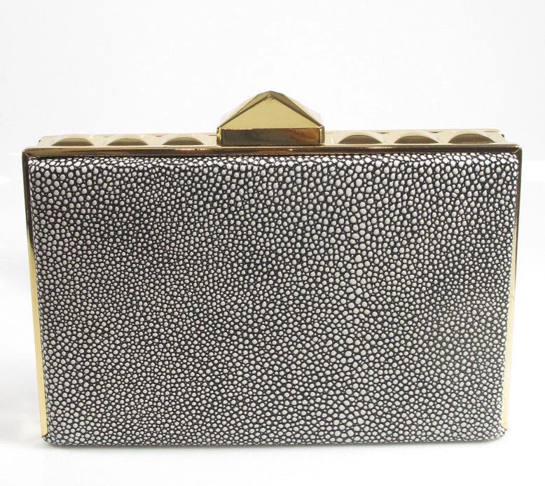 Bolso sin asas BCBG Max Azria Janis Stingray cuero en relieve marco de caja $228 nuevo con etiquetas Foto 4 de 4