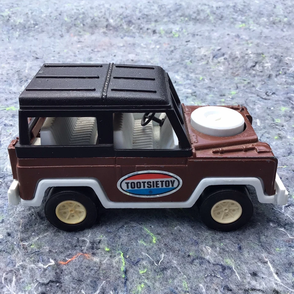 Juguete Jeep Tootsietoy vintage de 5"" de largo marrón beige negro Land Rover años 70-80 Foto 4 de 4