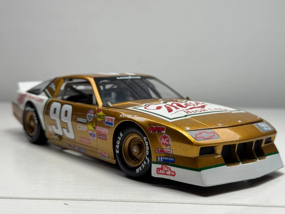 Chevrolet Chevy Camaro 1989 Miller High Life 1/24 NASCAR Action Dick Trickle #99 Foto 2 de 4