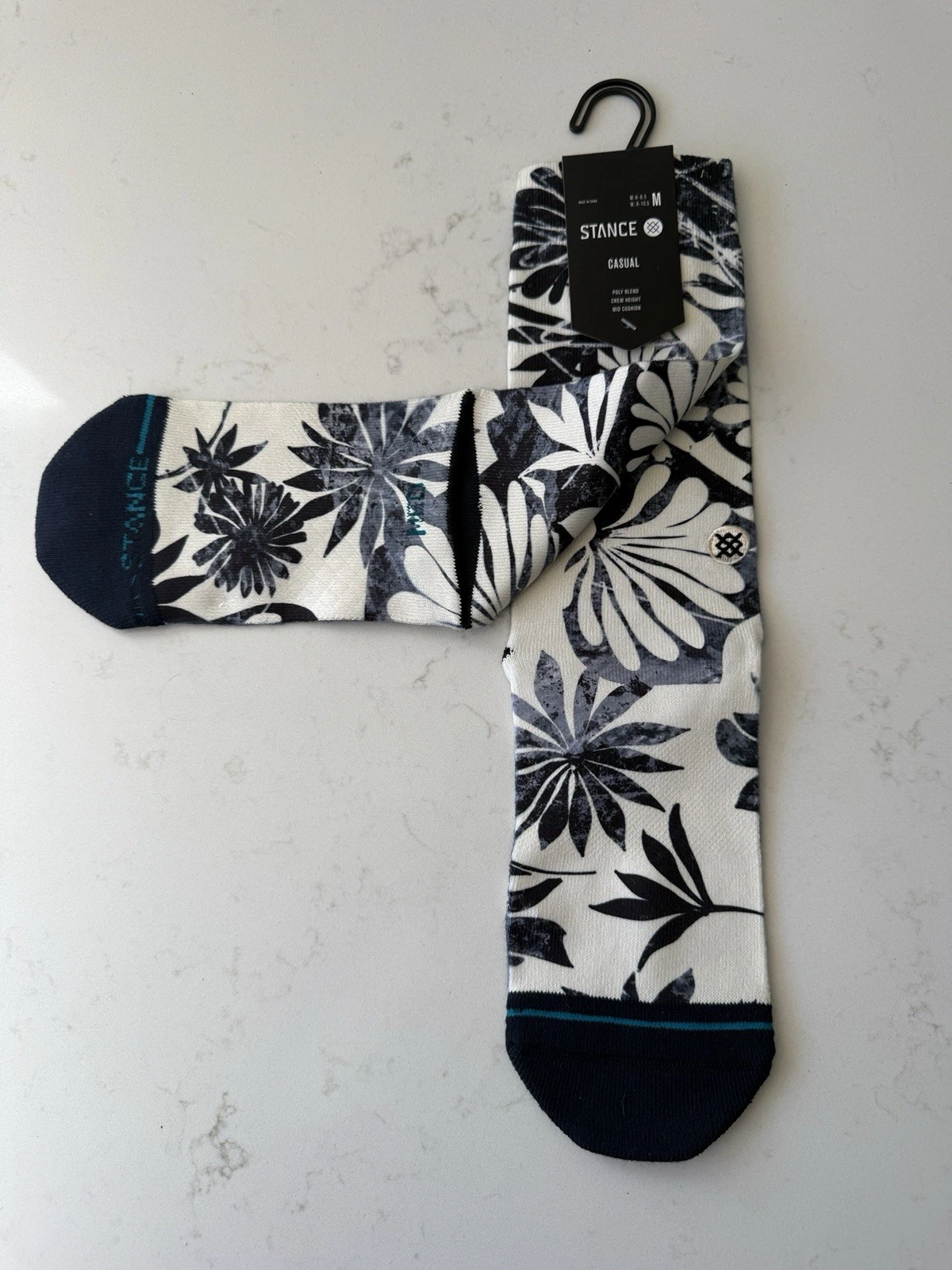 NWT Stance Waikaloa Navy Floral Crew Socks - Unisex Sz M (W 8-10.5/ M 6-8.5)