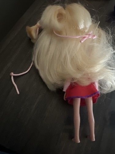 Playmates 2006 Strawberry Shortcake Doll - Picture 2 of 3