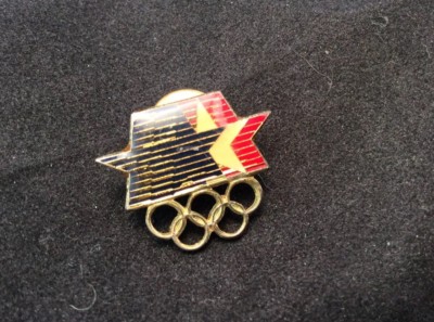 Pin's Vintage JO Los Angeles 1984 - Drapeaux Unité USA - Olympiade Californie