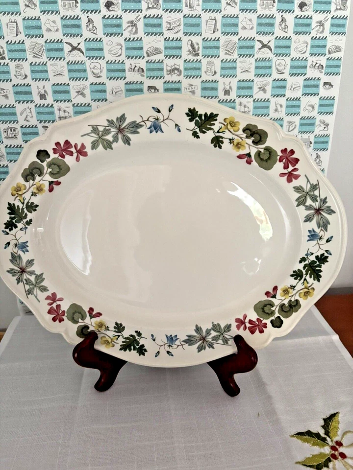 Vintage Wedgwood  ‘Richmond’ Oval Platter scalloped edge floral trim 14” X 11” - Image 3 of 4