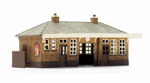 Dapol C014 Booking Hall Plastic Kit OO Gauge