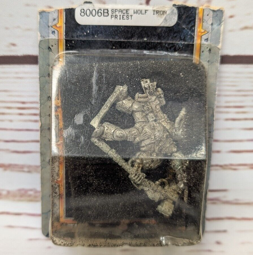 Warhammer 40K #8006B Space Wolf Iron Priest New Sealed Damaged Packaging