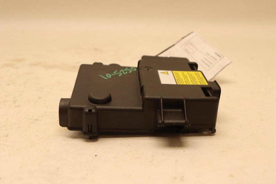 2018-2024 ALFA ROMEO STELVIO BATERÍA POSITIVA TERMINAL DISTRIBUCIÓN CAJA DE FUSIBLES OEM Foto 4 de 4