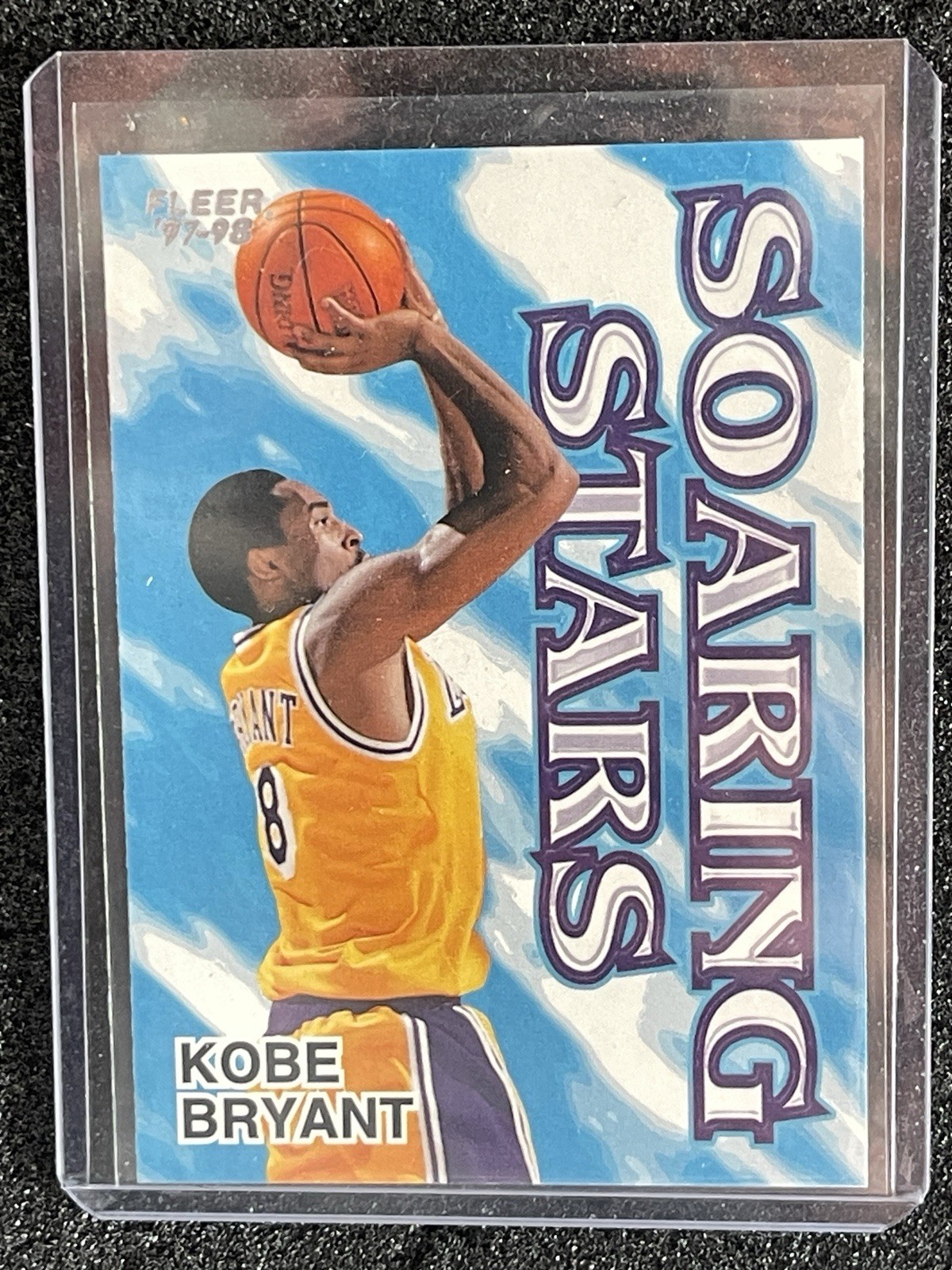 1997-98 Fleer High Flying Soaring Stars Kobe Bryant #4 HFSS