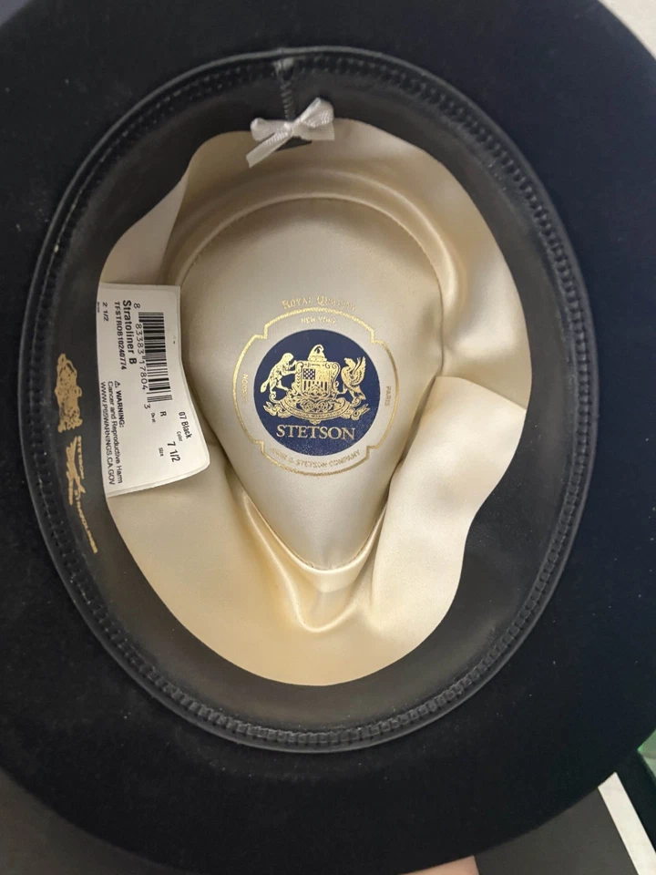Vendo un Stetson Stratoliner B Fedora tamaño: 7 1/2, ala 2 1/2. Ovalado: R Foto 3 de 3