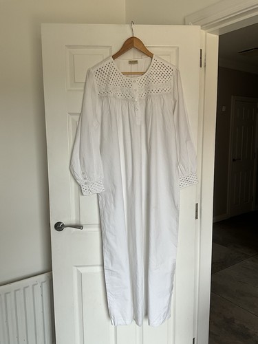 VINTAGE PAST TIMES VICTORIAN STYLE NIGHTDRESS white cotton stunning lattice