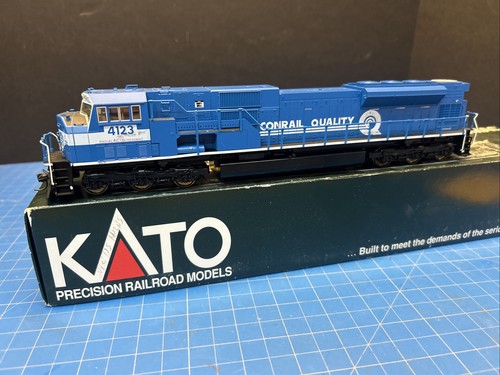 HO KATO 37-6343 EMD SD80MAC CONRAIL # 4123 LUCES DE ZANJA LED PROBADAS | Zustand: Used