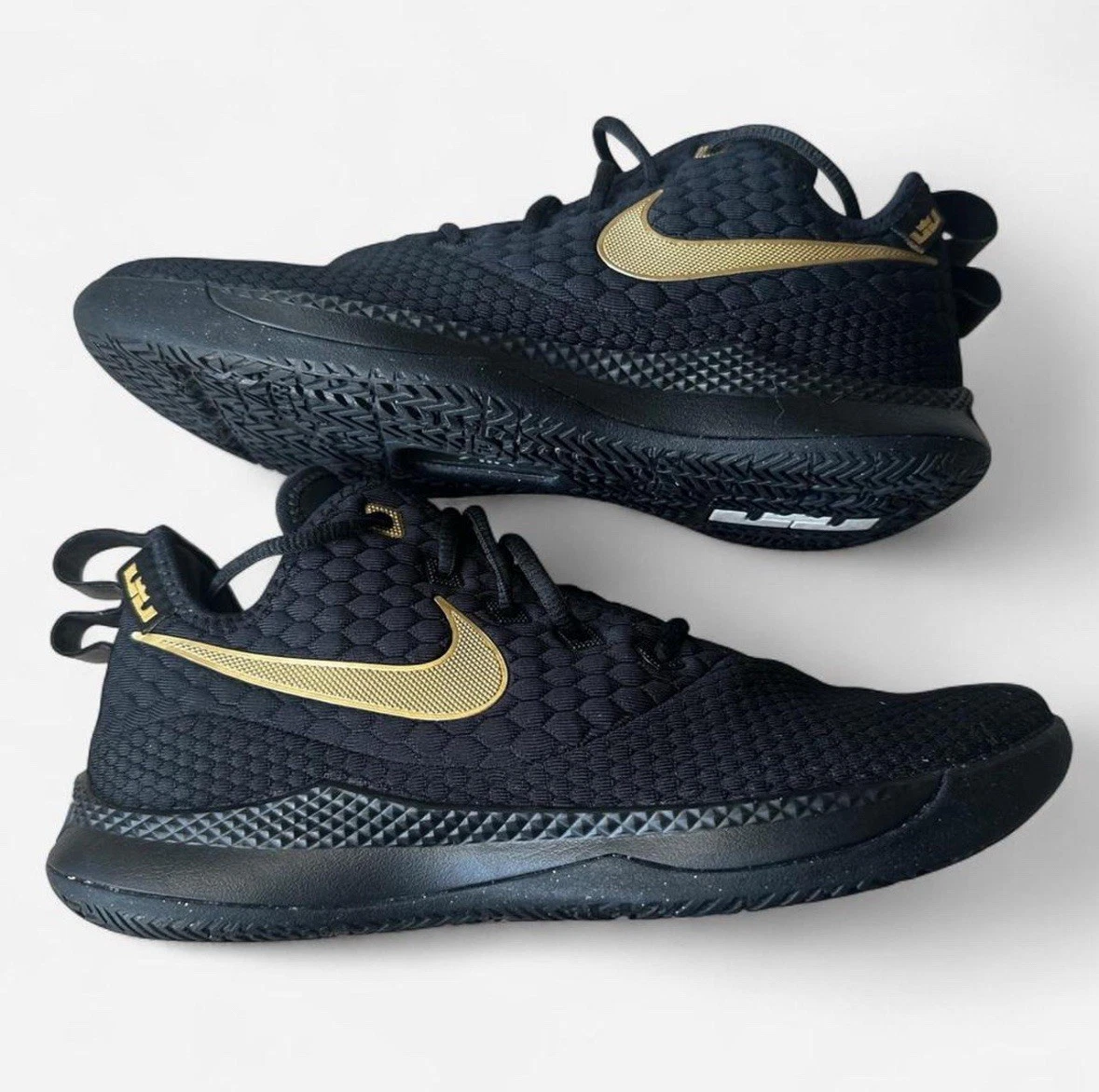 Lebron witness 3 [新品未使用品] Nike LeBron Witness 3 'Black Gold Black for Sale | Authenticity