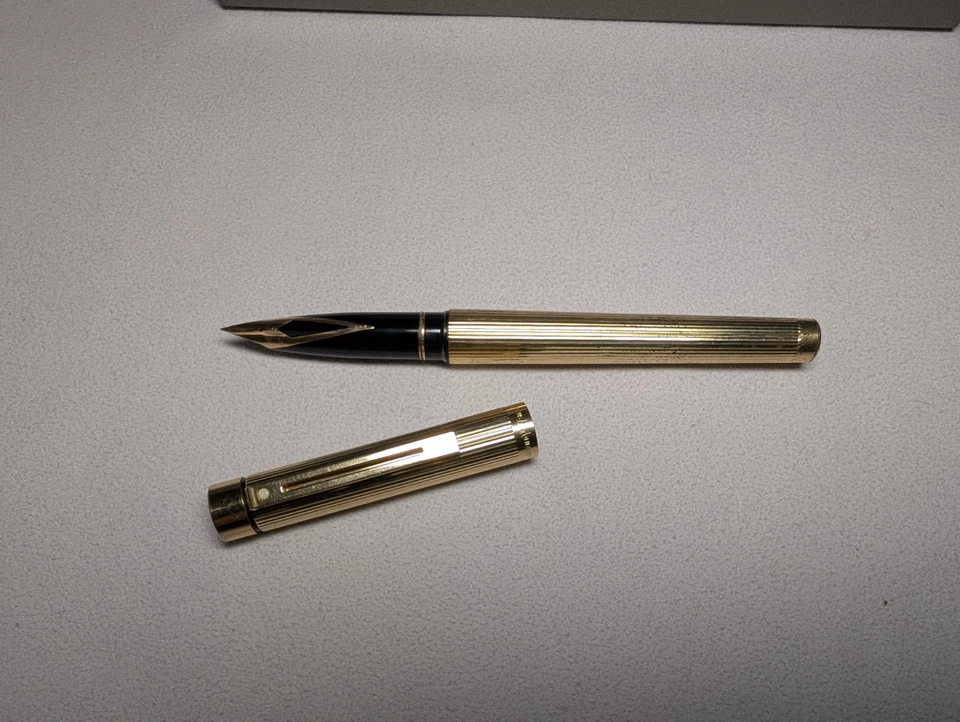 Sheaffer Targa 1005 - 23 carat gold-plated - Fountain Pen - 14k Nib - Vintage - Image 3 of 4