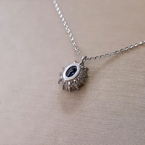 Collana ZAFFIRO blu naturale taglio ovale 0,59 CT e DIAMANTI Oro bianco 18k 750 - Foto 9 di 11