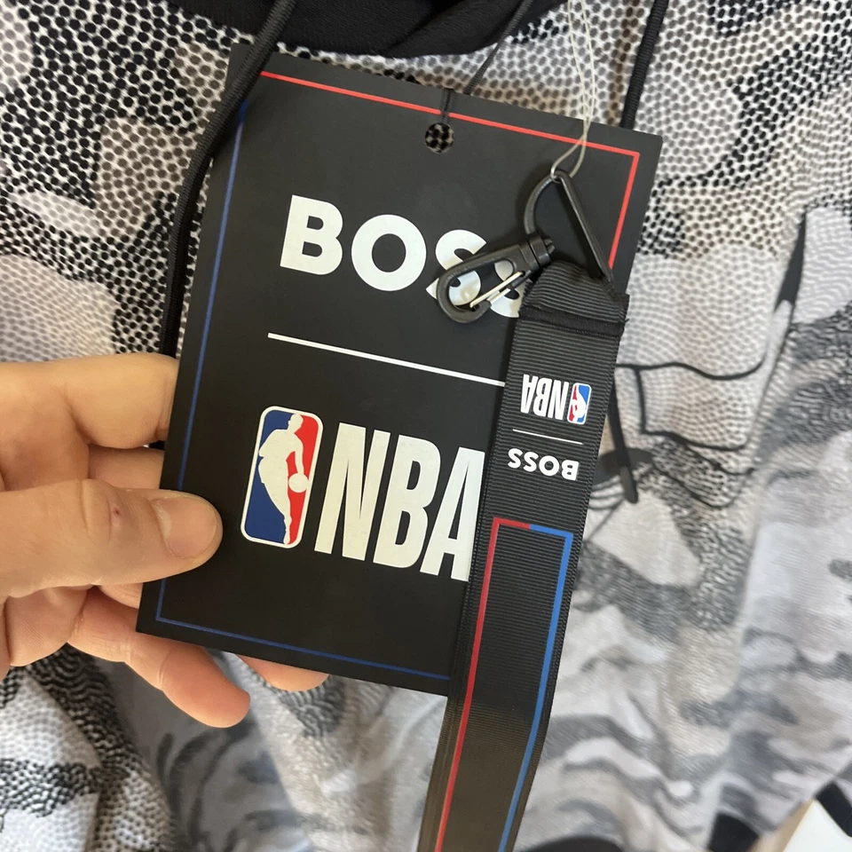 Sudadera con capucha Hugo Boss X NBA Chicago Bulls gris camuflaje para hombre talla XXXL 3XL Foto 3 de 4