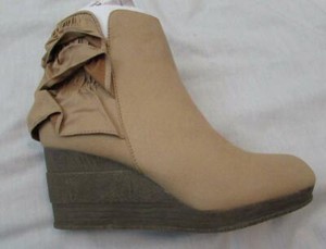 sbicca wedge booties