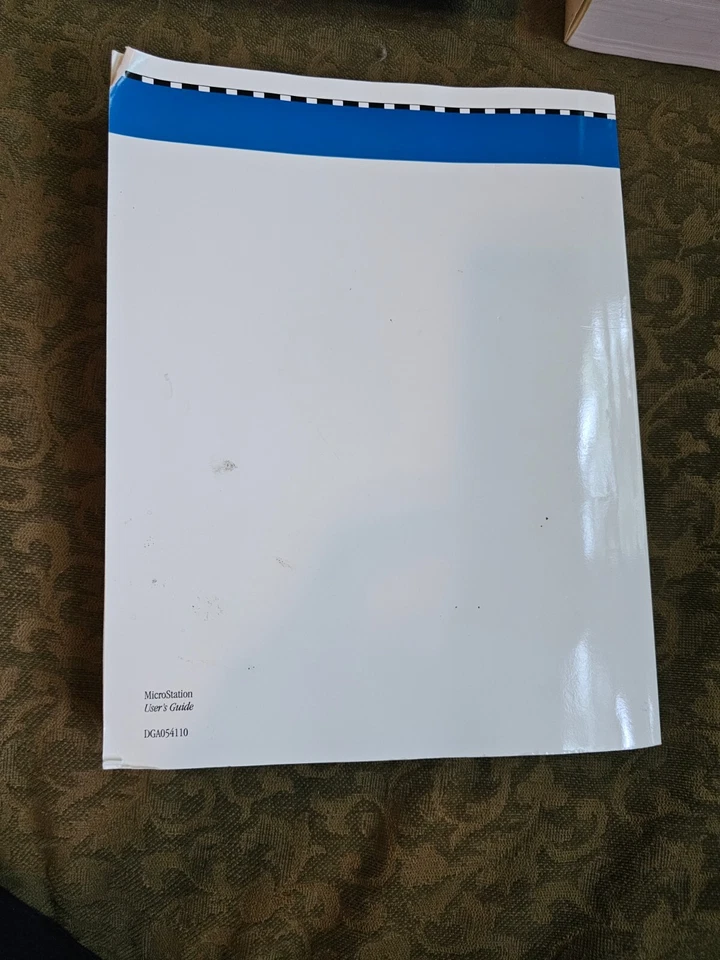 MicroStation 1993 User's Guide Version 5 Bentley  1993 - Image 3 of 3