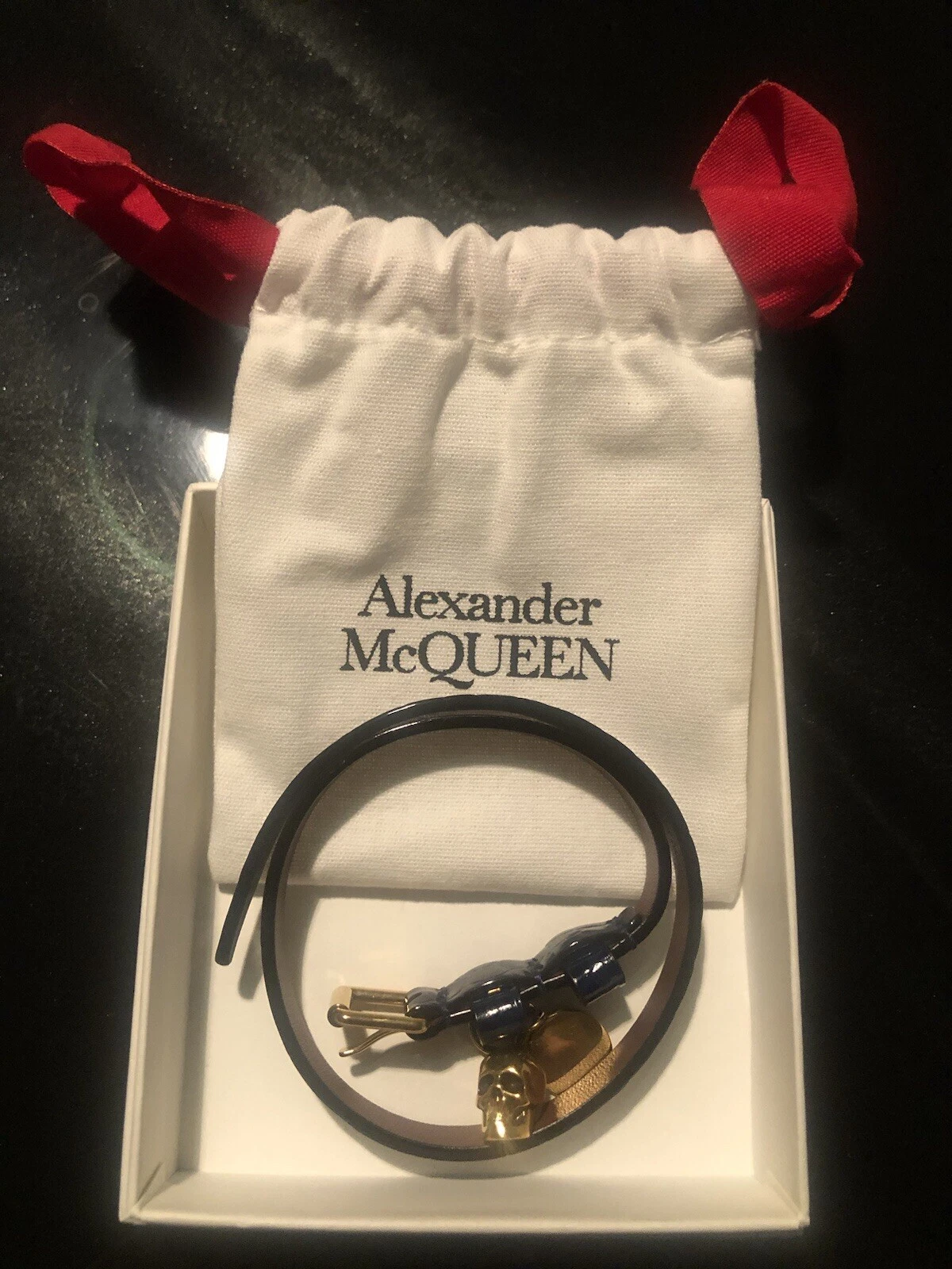 BRACCIALE ALEXANDER MCQUEEN BRACCIALETTO TESCHIO CHARM PELLE NERA