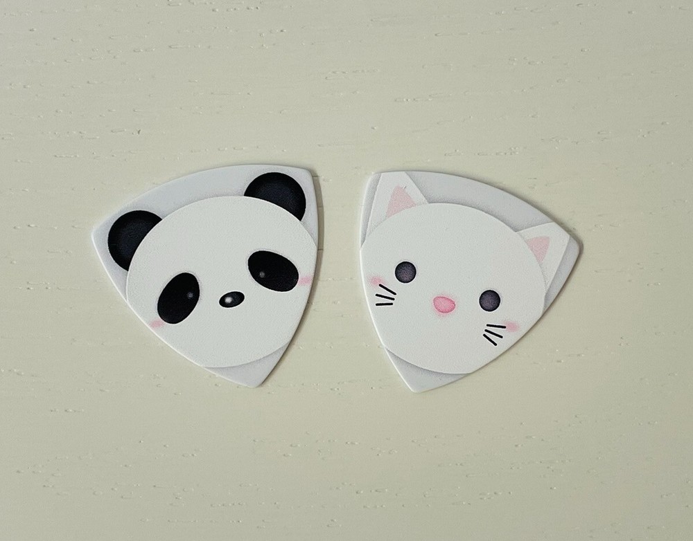 Daiking Corporation Guitar Pick Set Of 2 Animal Design Panda&Cat 1.0mm Triangle