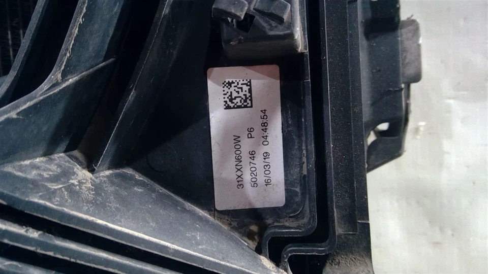 Chevrolet Colorado 2018-2020 conjunto de ventilador de refrigeración radiador OEM 84454199 Foto 2 de 4