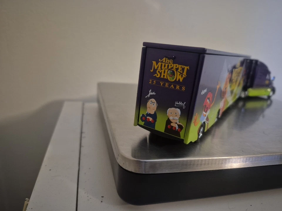1:64 Action 2002 Kenworth Transport Hauler 25th Anniversary Muppet Show — 第 4/4 张图片