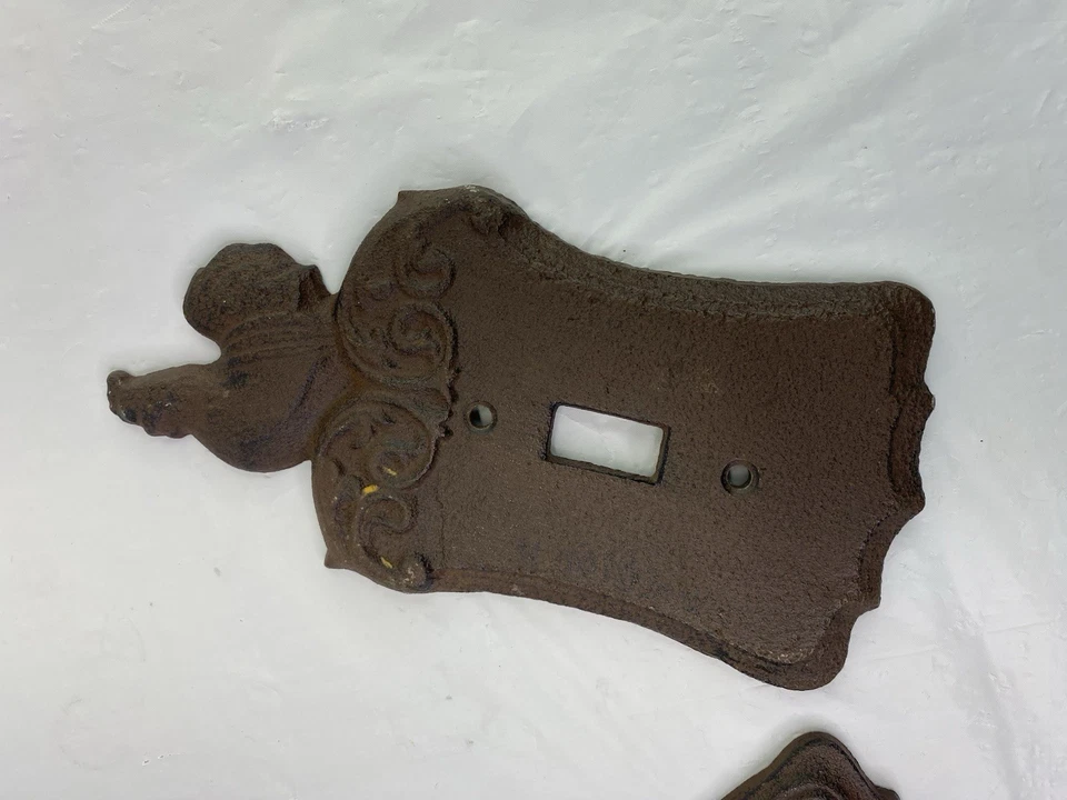 DE COLECCIÓN (2) Interruptor de Luz de Hierro Forjado Cubierta Gallo Pollo con Pergamino Trabajo Hierro Fundido Foto 2 de 4