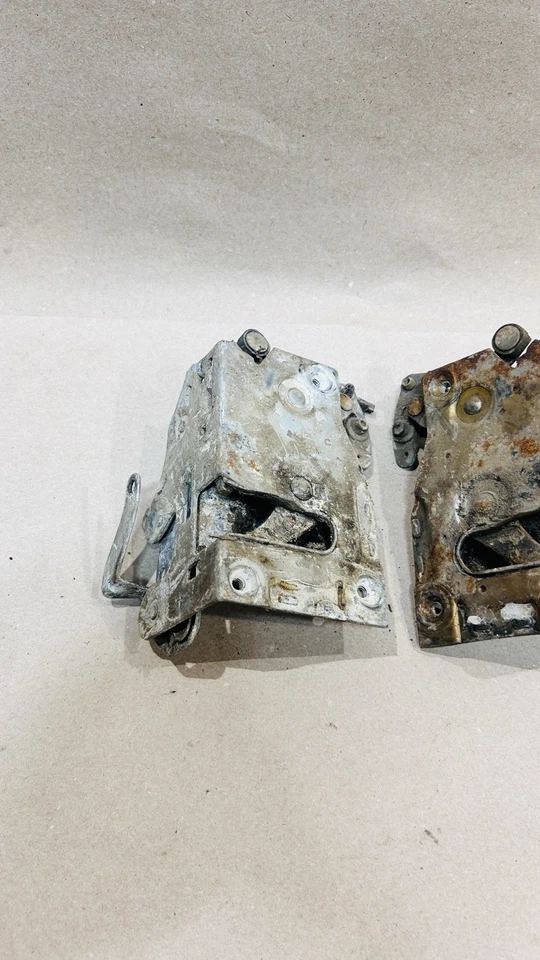 Dodge Truck D100 W100 1972-1980 juego de pestillos de puerta delantera conductor + pasajero fabricante de equipos originales Foto 3 de 4