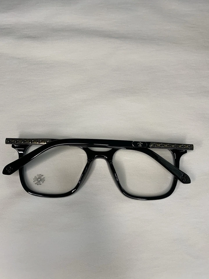 Gafas Chrome Hearts negras y doradas oscuras Foto 2 de 4