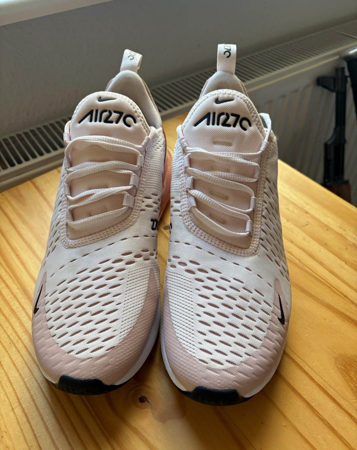 Nike Air Max 270 Sneaker EU 42 Beige/Rosa Low Top Mesh atmungsaktiv