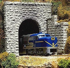 Chooch Random stone tnl prtl 2/ - N-Scale (2) - #9760